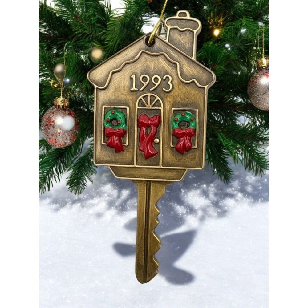 1993 Hallmark Metal House Key Christmas Ornament Wreaths & Bow Accents New Home